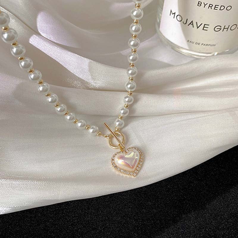 Women's Retro Light Luxury Black Love Heart Necklace