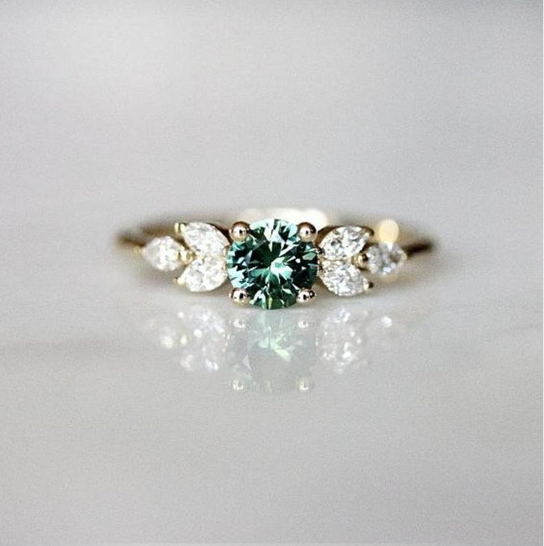 Emerald-Di Ring